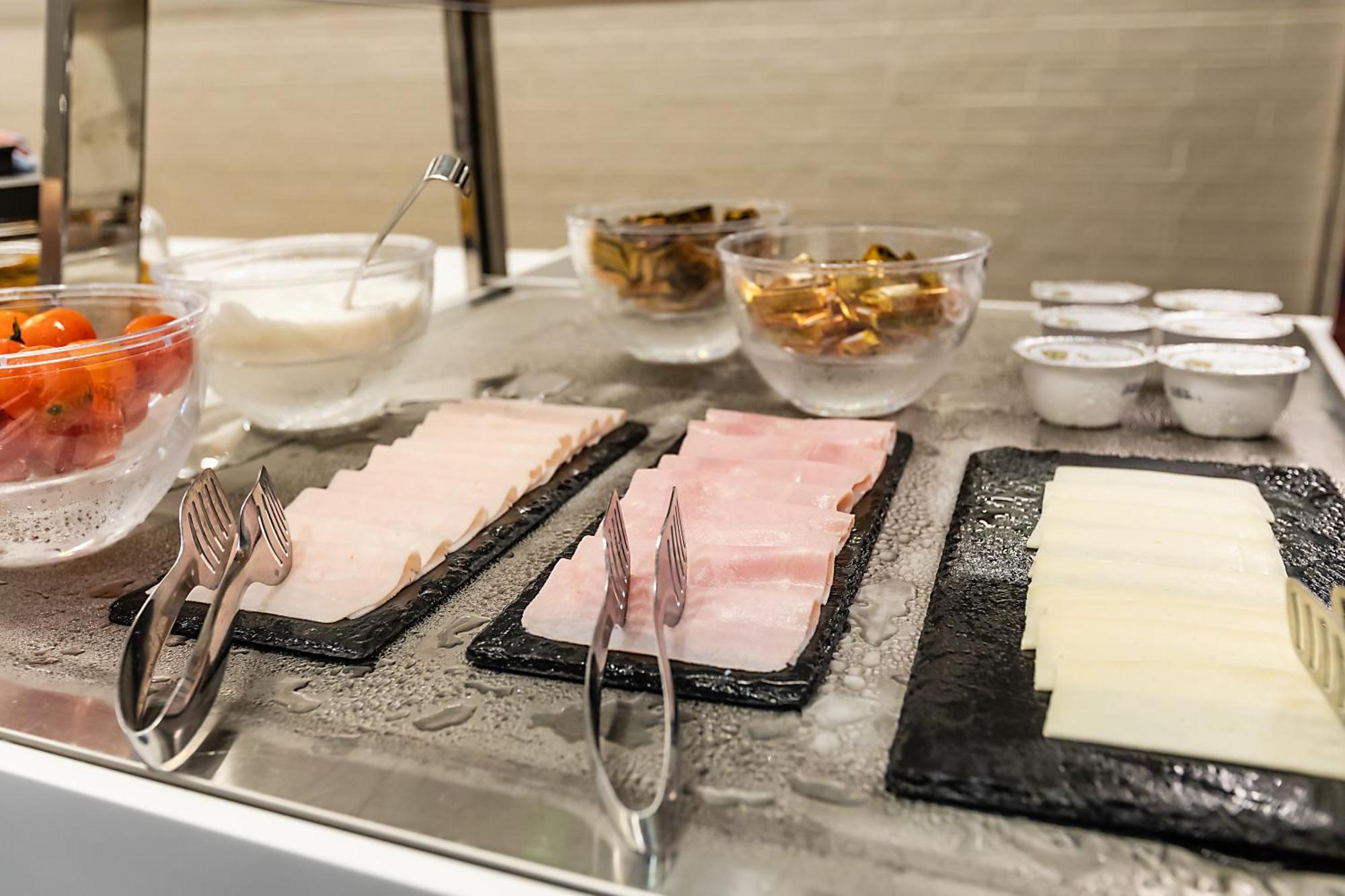 Hotel Ibis Styles Chaves Esterno foto